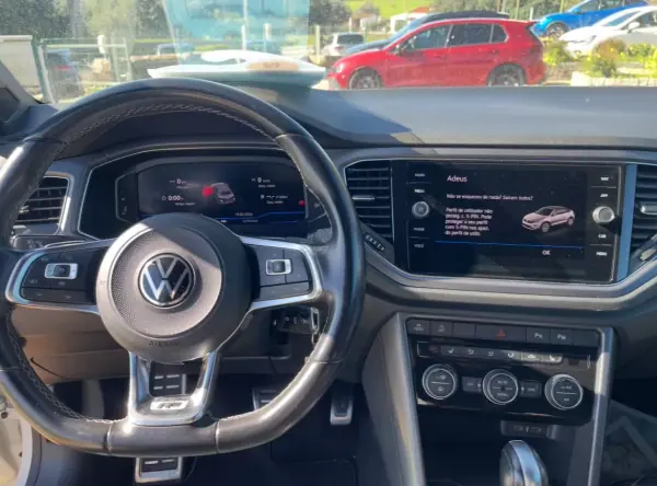 Volkswagen T-Roc 2021 - 27900 EUR, 147900 km - AUTO.MOTO.pt - 147900km - foto 12 de 17