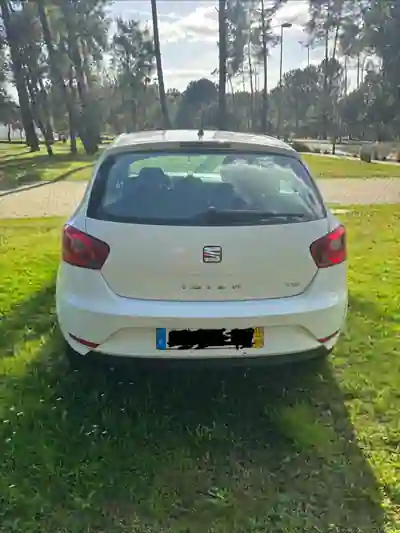 SEAT Ibiza 2016 - 10500 EUR, 104000 km - AUTO.MOTO.pt - 104000km - foto 5 de 9