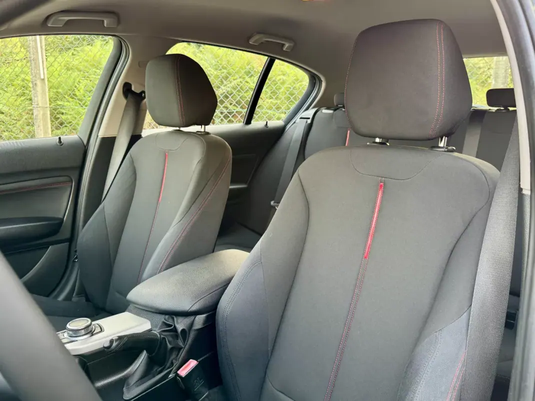 BMW 116 2019 - 14999 EUR, 140000 km - AUTO.MOTO.pt - 140000km - foto 19 de 21