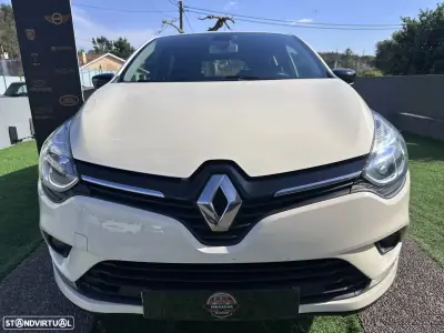 Renault Clio 2017 - 9900 EUR, 135702 km - AUTO.MOTO.pt - 135702km - foto 6 de 47