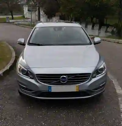 Volvo S60 2014 - 13950 EUR, 222328 km - AUTO.MOTO.pt - 222328km - foto 2 de 16