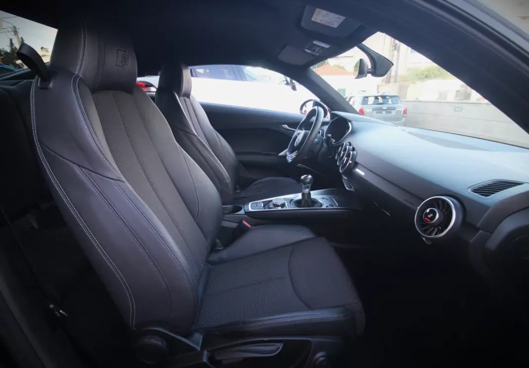 Audi TT Roadster 2015 - 23990 EUR, 151000 km - 151000km - foto 44 de 47