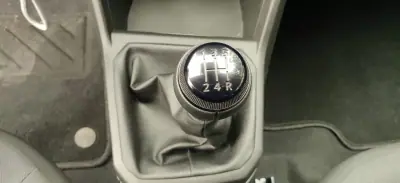 Dacia Sandero 2025 - 16990 EUR, 2000 km - AUTO.MOTO.pt - 2000km - foto 38 de 39