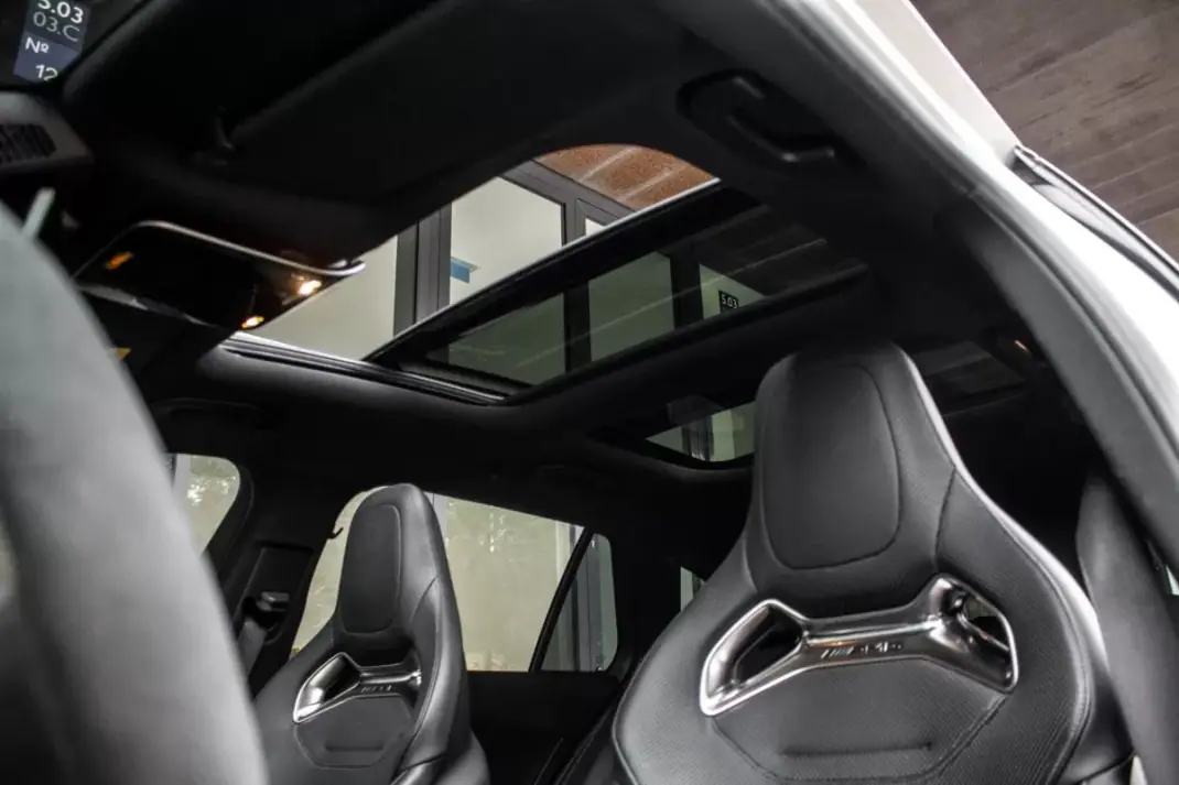 Mercedes-Benz C 63 AMG 2024 - 99450 EUR, 46345 km - AUTO.MOTO.pt - 46345km - foto 38 de 50