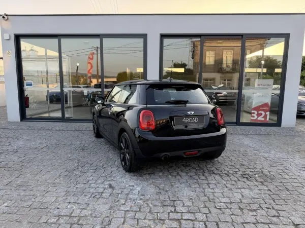 MINI One 2016 - 11900 EUR, 133000 km - AUTO.MOTO.pt - 133000km - foto 34 de 86