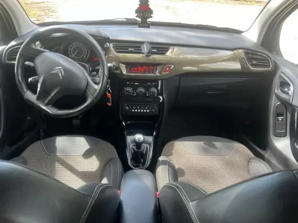 Citroën C3 2012 - 6650 EUR, 127000 km - 127000km - foto 38 de 55