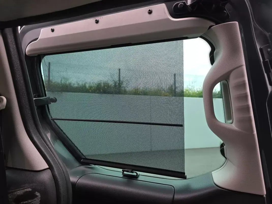 Peugeot Partner 2017 - 12490 EUR, 129000 km - AUTO.MOTO.pt - 129000km - foto 26 de 27