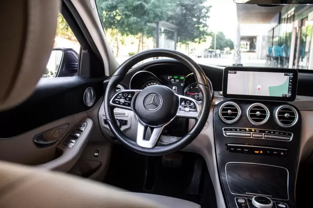 Mercedes-Benz C 300 2020 - 23990 EUR, 147104 km - 147104km - foto 32 de 40
