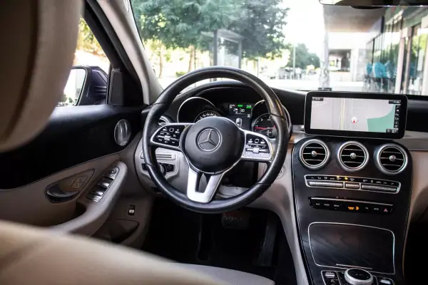 Mercedes-Benz C 300 2020 - 23990 EUR, 147104 km - AUTO.MOTO.pt - 147104km - foto 32 de 40