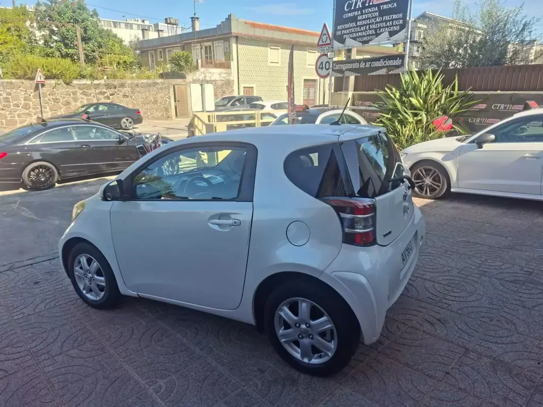 Toyota iQ 2009 - 7900 EUR, 156884 km - 156884km - foto 10 de 27