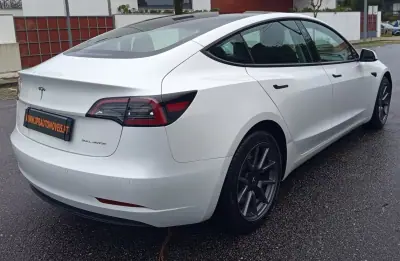 Tesla Model 3 2021 - 26490 EUR, 93800 km - AUTO.MOTO.pt - 93800km - foto 5 de 15