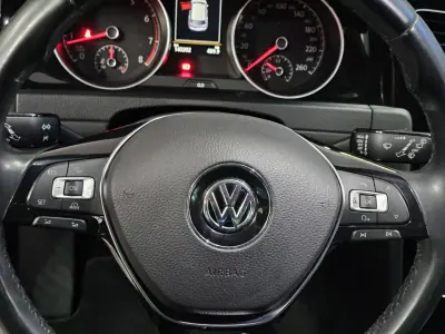 Volkswagen Golf 2015 - 15000 EUR, 140202 km - AUTO.MOTO.pt - 140202km - foto 7 de 23