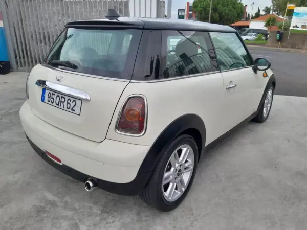 MINI Cooper 2008 - 9900 EUR, 208661 km - AUTO.MOTO.pt - 208661km - foto 5 de 14