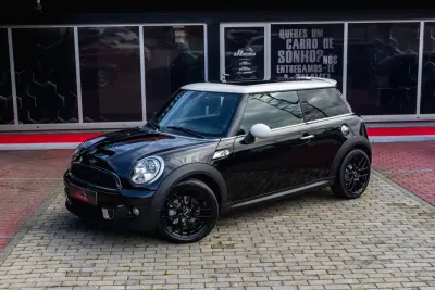 MINI Cooper 2011 - 12950 EUR, 230000 km - AUTO.MOTO.pt - 230000km - foto 11 de 20