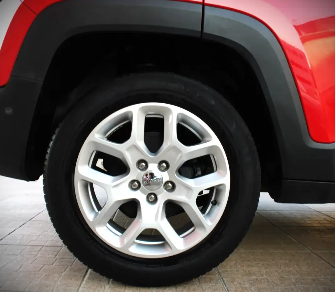 Jeep Renegade 2018 - 14990 EUR, 116000 km - AUTO.MOTO.pt - 116000km - foto 34 de 36