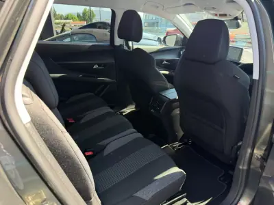 Peugeot 5008 2019 - 16500 EUR, 119000 km - AUTO.MOTO.pt - 119000km - foto 9 de 10