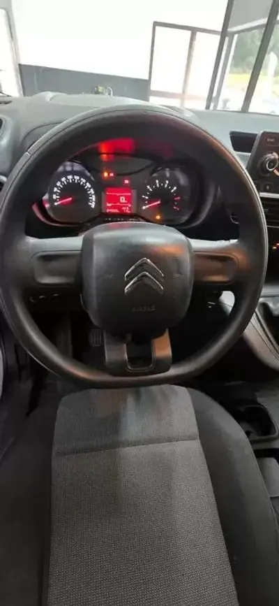 Citroën Berlingo 2021 - 17500 EUR, 49659 km - AUTO.MOTO.pt - 49659km - foto 19 de 27
