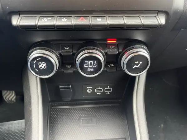 Renault Captur 2022 - 16990 EUR, 91630 km - AUTO.MOTO.pt - 91630km - foto 17 de 21