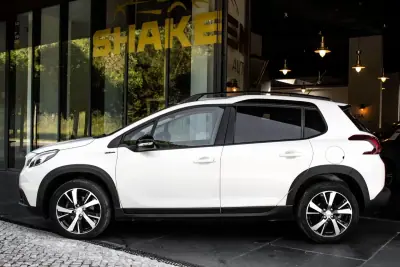 Peugeot 2008 2018 - 11890 EUR, 60033 km - AUTO.MOTO.pt - 60033km - foto 2 de 41
