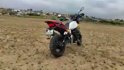 Moto Guzzi V85 TT Adventure E4 2019 — foto 5 de 7