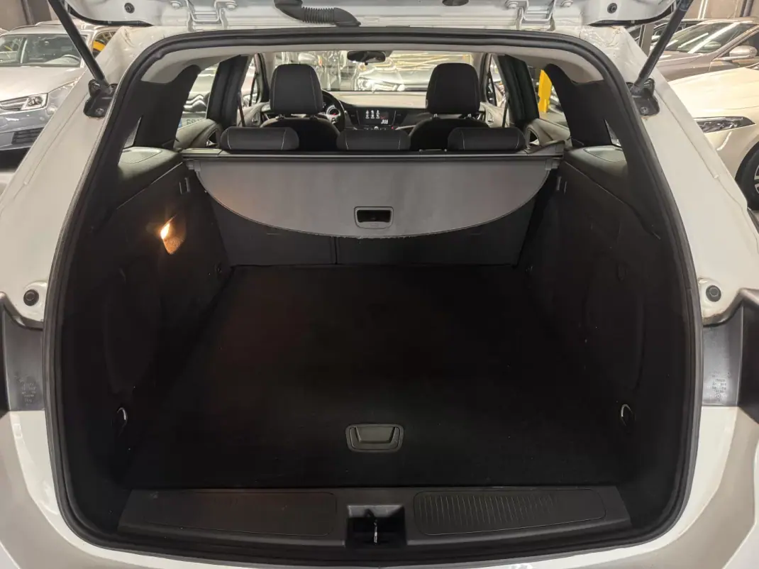 Opel Astra Sports Tourer 2021 - 13990 EUR, 152200 km - AUTO.MOTO.pt - 152200km - foto 31 de 34