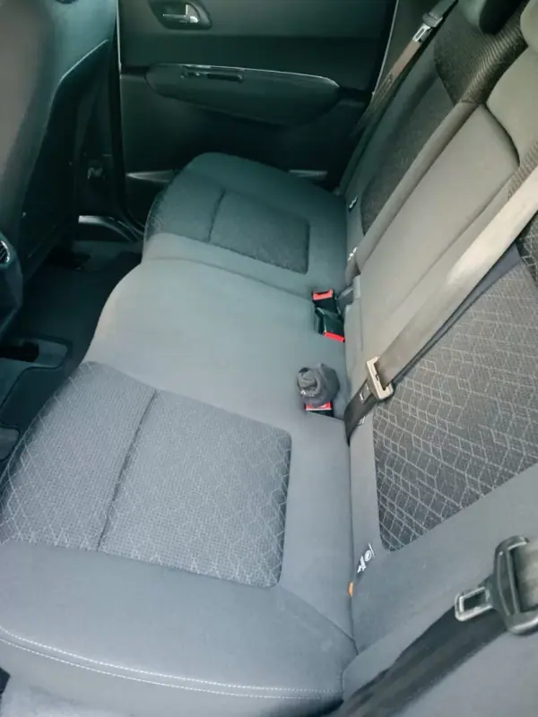 Peugeot 3008 2014 - 8000 EUR, 304000 km - AUTO.MOTO.pt - 304000km - foto 14 de 16