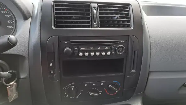 Citroën Jumpy 2012 - 8900 EUR, 361065 km - AUTO.MOTO.pt - 361065km - foto 19 de 23