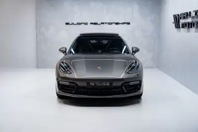 Porsche Panamera Sport Turismo 2018 - 69950 EUR, 133000 km - AUTO.MOTO.pt - 133000km - foto 5 de 60