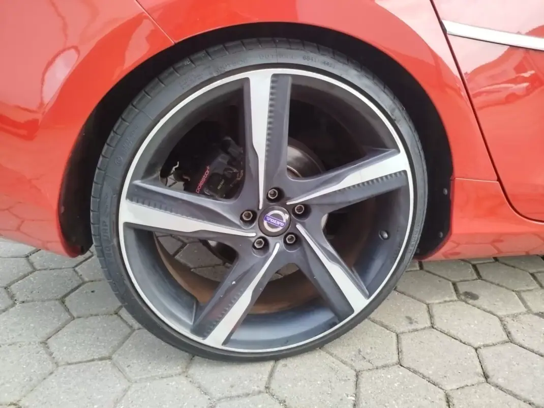 Volvo V40 2014 - 15500 EUR, 185280 km - AUTO.MOTO.pt - 185280km - foto 4 de 20