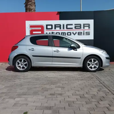 Peugeot 207 2007 - 5500 EUR, 181334 km - AUTO.MOTO.pt - 181334km - foto 6 de 15