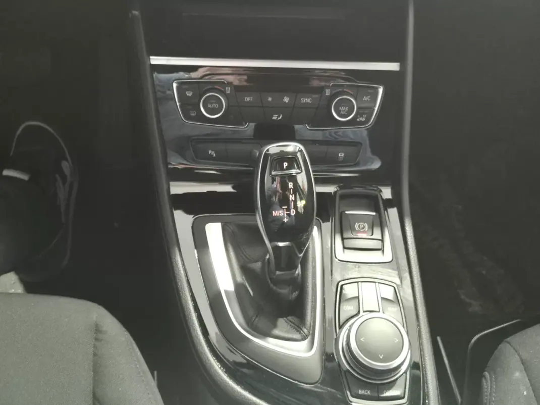 BMW 216 Gran Tourer 2022 - 25500 EUR, 73000 km - AUTO.MOTO.pt - 73000km - foto 9 de 35
