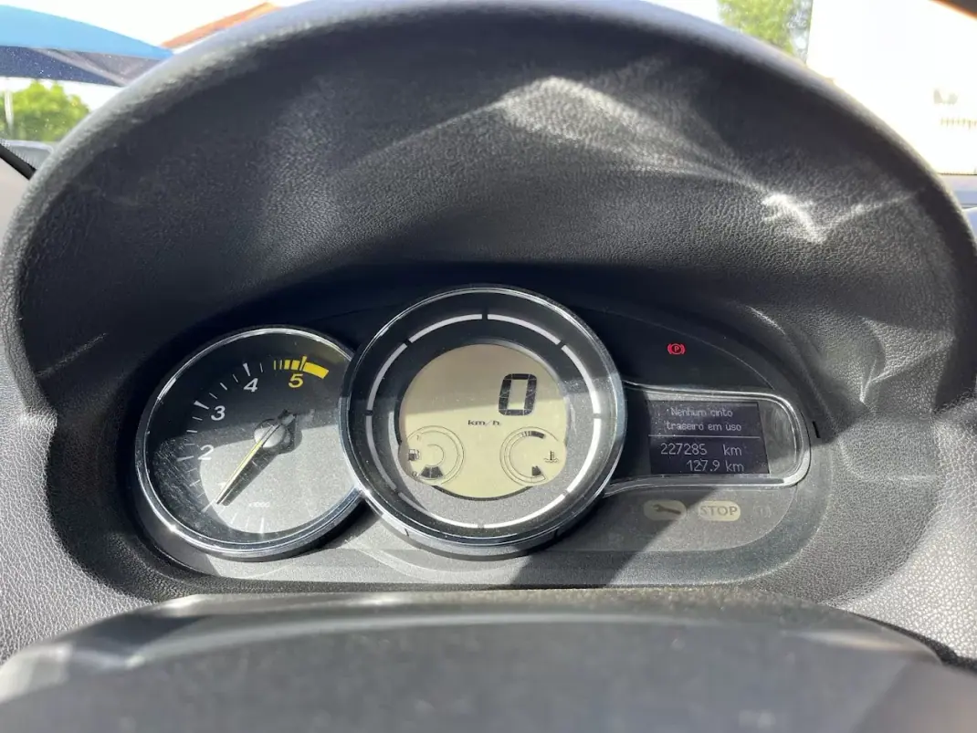 Renault Mégane Sport Tourer 2012 - 6950 EUR, 227000 km - AUTO.MOTO.pt - 227000km - foto 11 de 36