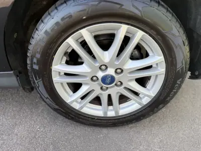 Ford Focus 2014 - 8250 EUR, 213902 km - AUTO.MOTO.pt - 213902km - foto 17 de 19