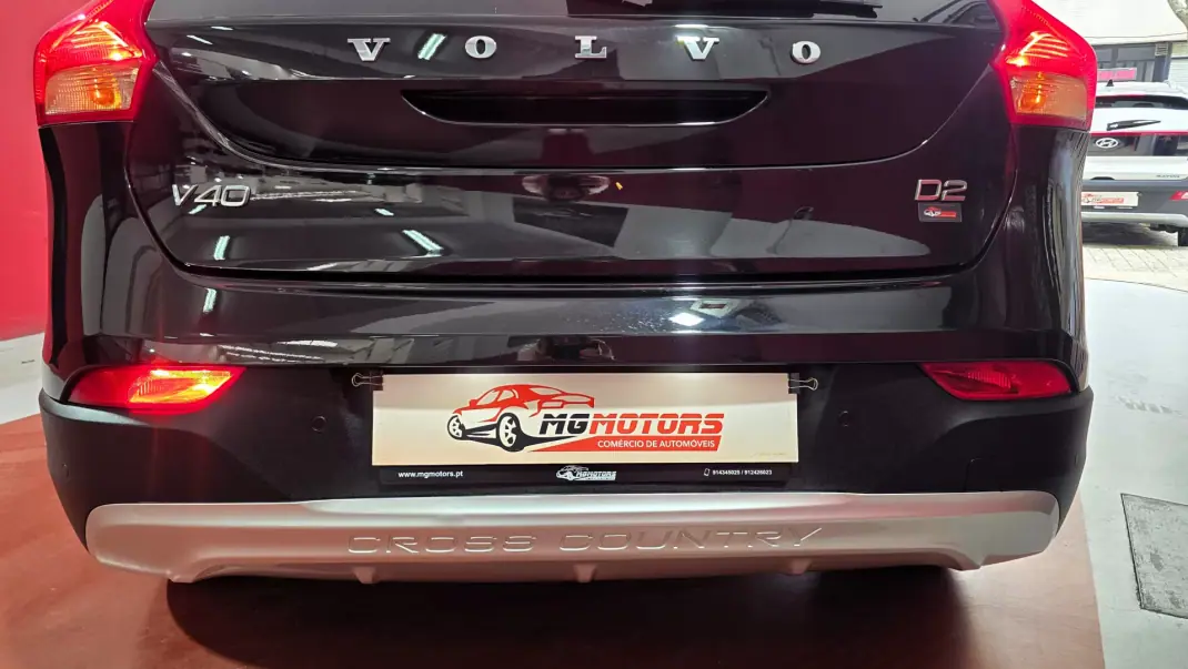 Volvo V40 Cross Country 2017 - 13990 EUR, 169554 km - 169554km - foto 9 de 61