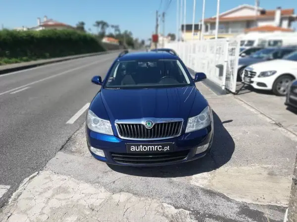 Skoda Octavia Break 2010 - 5900 EUR, 183792 km - AUTO.MOTO.pt - 183792km - foto 4 de 35