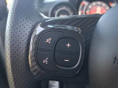 Abarth 695 2023 - 29990 EUR, 6300 km - AUTO.MOTO.pt - 6300km - foto 34 de 46