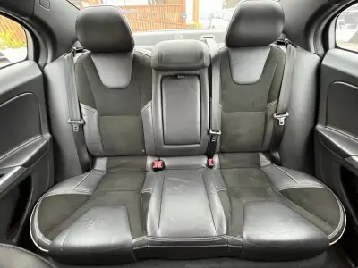 Volvo S60 2015 - 11950 EUR, 225000 km - AUTO.MOTO.pt - 225000km - foto 35 de 53