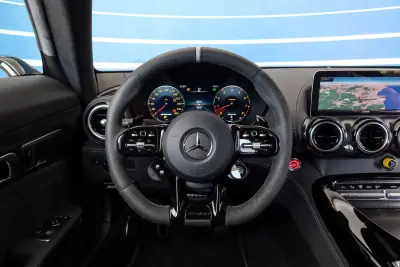 Mercedes-Benz AMG GT 2019 - 205000 EUR, 15821 km - AUTO.MOTO.pt - 15821km - foto 7 de 26