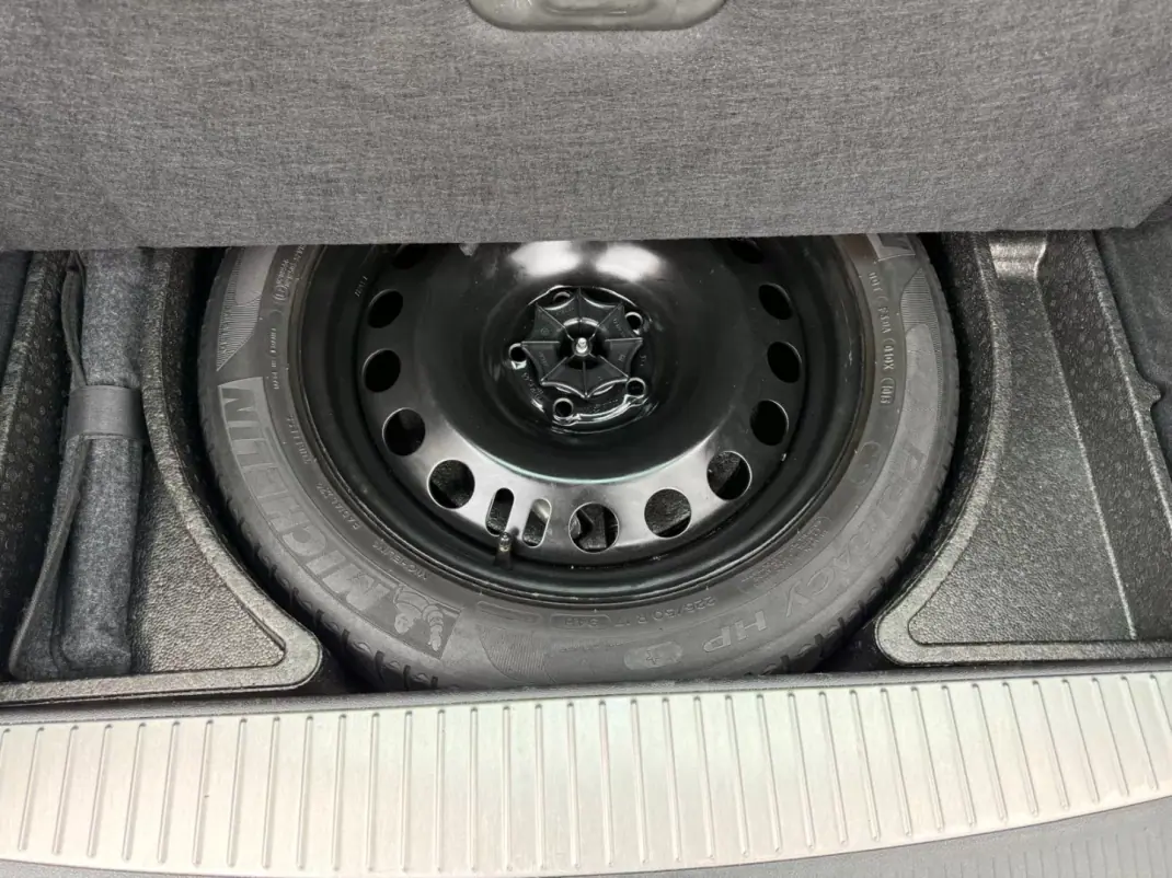 Opel Astra Sports Tourer 2011 - 7490 EUR, 175851 km - AUTO.MOTO.pt - 175851km - foto 21 de 21