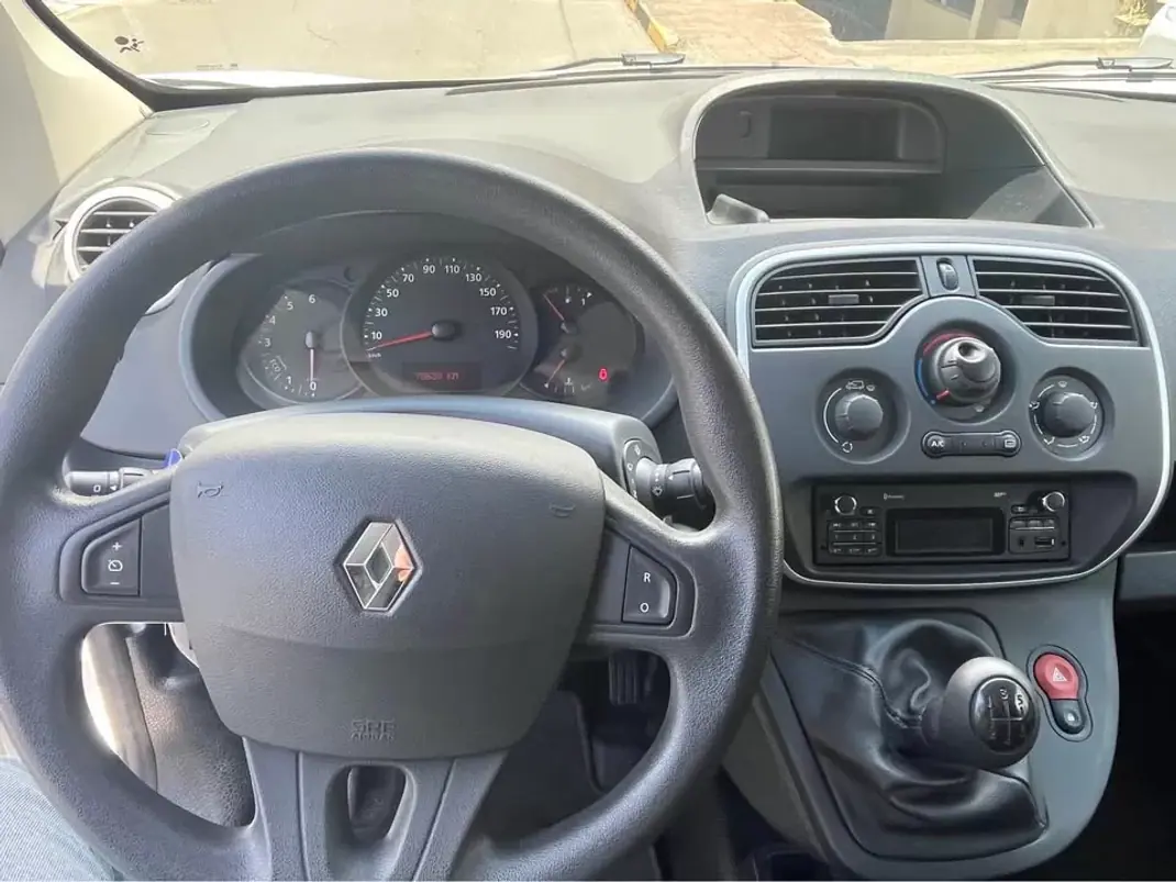 Renault 2018 - 14500 EUR, 78000 km - 78000km - foto 6 de 6