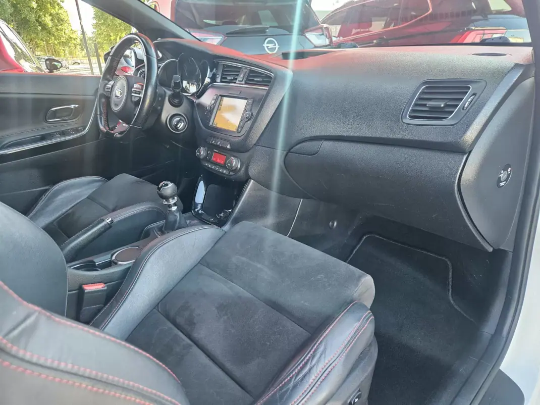 Kia Ceed 2015 - 15900 EUR, 113000 km - 113000km - foto 10 de 31