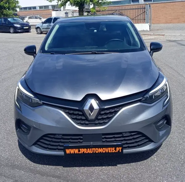 Renault Clio 2023 - 13490 EUR, 146100 km - AUTO.MOTO.pt - 146100km - foto 2 de 19