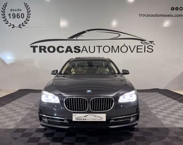 BMW 740 2014 - 21900 EUR, 306500 km - AUTO.MOTO.pt - 306500km - foto 2 de 55