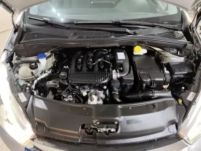 Peugeot 208 2018 - 9750 EUR, 81000 km - AUTO.MOTO.pt - 81000km - foto 26 de 26