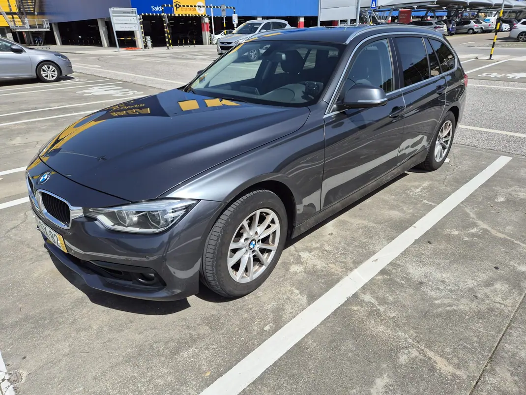 BMW 320 2017 - 12000 EUR, 342700 km - AUTO.MOTO.pt - 342700km - foto 1 de 6