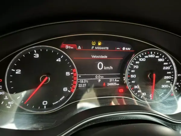 Audi A6 Avant 2012 - 21500 EUR, 246000 km - AUTO.MOTO.pt - 246000km - foto 30 de 32