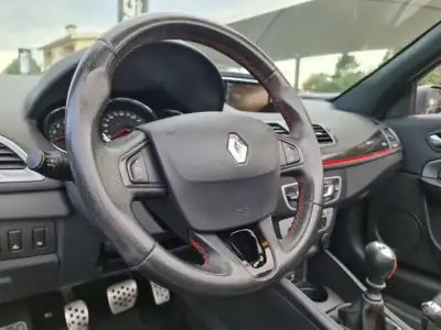 Renault Mégane Cabrio 2015 - 14990 EUR, 195000 km - AUTO.MOTO.pt - 195000km - foto 26 de 43
