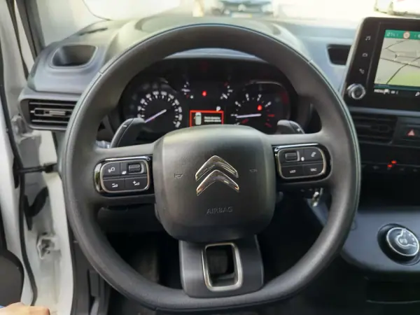 Citroën Berlingo 2020 - 12990 EUR, 127200 km - AUTO.MOTO.pt - 127200km - foto 16 de 19