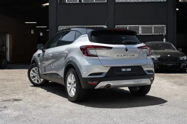 Renault Captur 2021 - 13999 EUR, 80600 km - AUTO.MOTO.pt - 80600km - foto 2 de 23