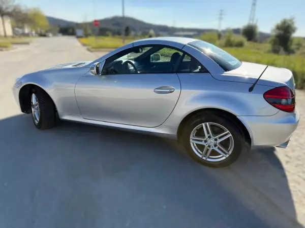 Mercedes-Benz SLK 200 2010 - 15750 EUR, 177500 km - AUTO.MOTO.pt - 177500km - foto 5 de 16